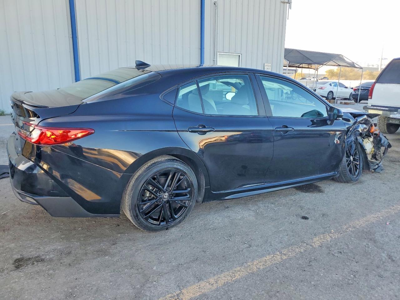 2025 TOYOTA CAMRY SE photo 3
