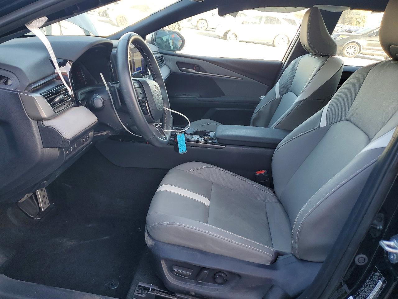 2025 TOYOTA CAMRY SE photo 7