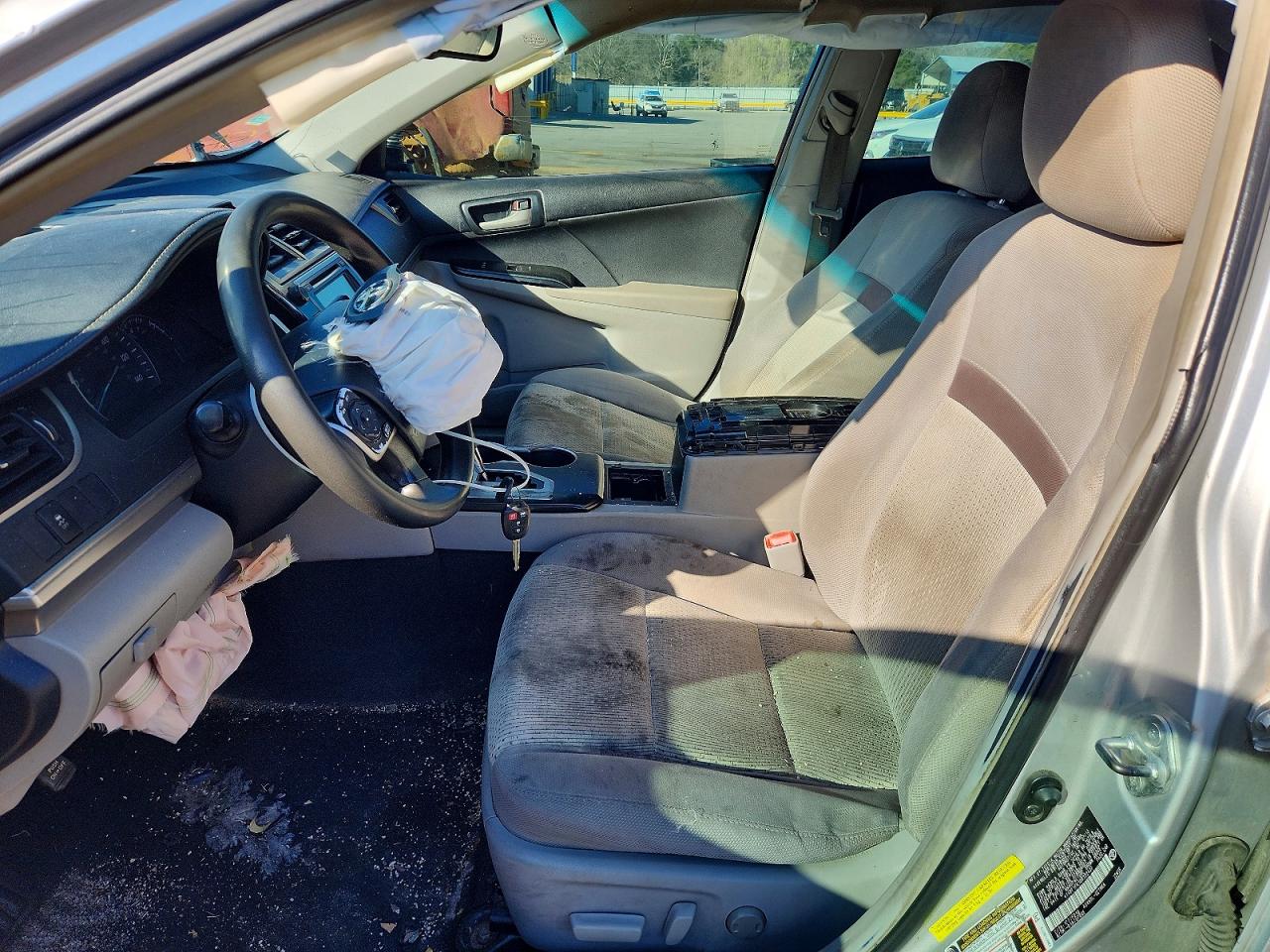 2013 TOYOTA CAMRY LE photo 13