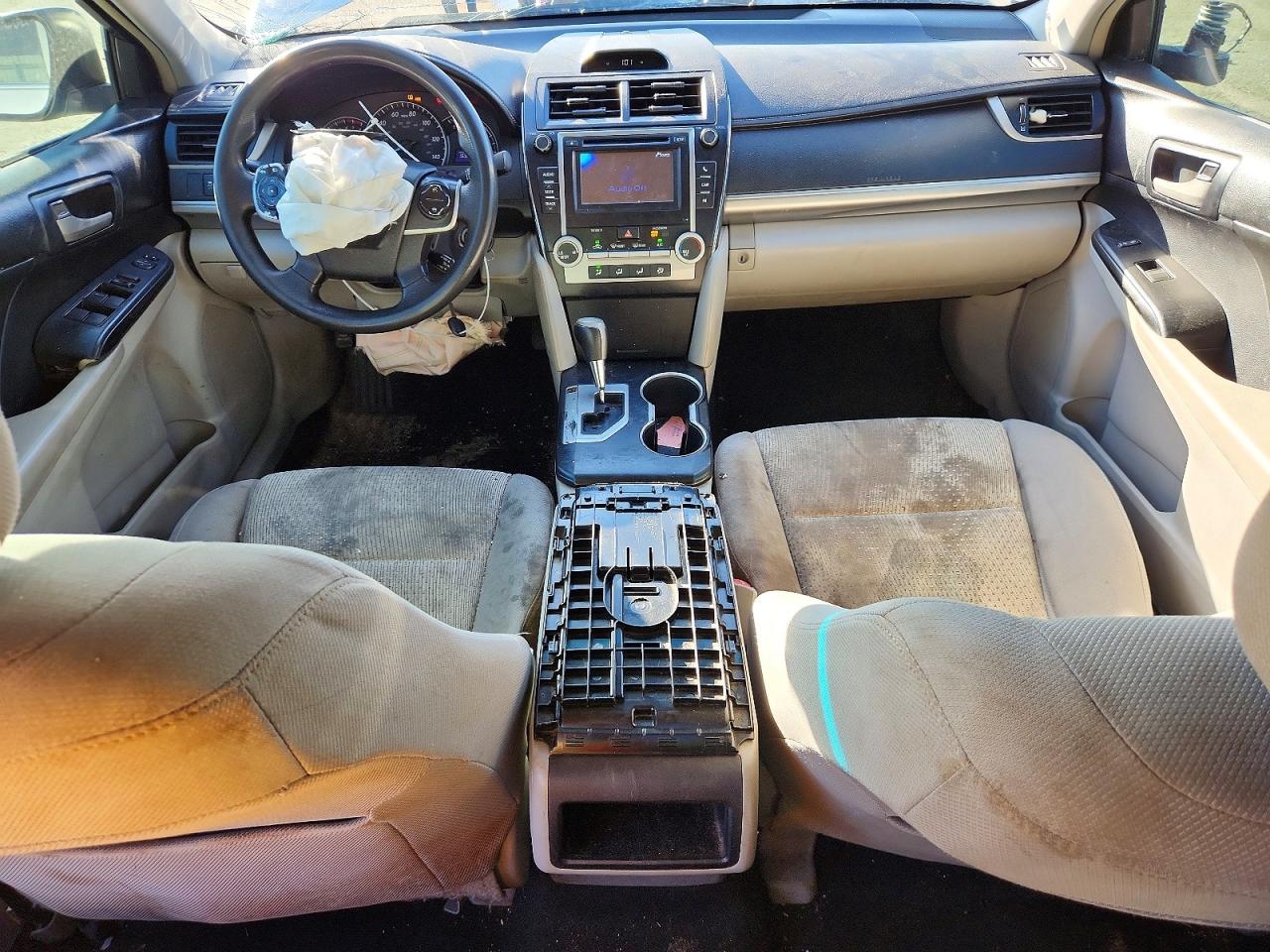 2013 TOYOTA CAMRY LE photo 15