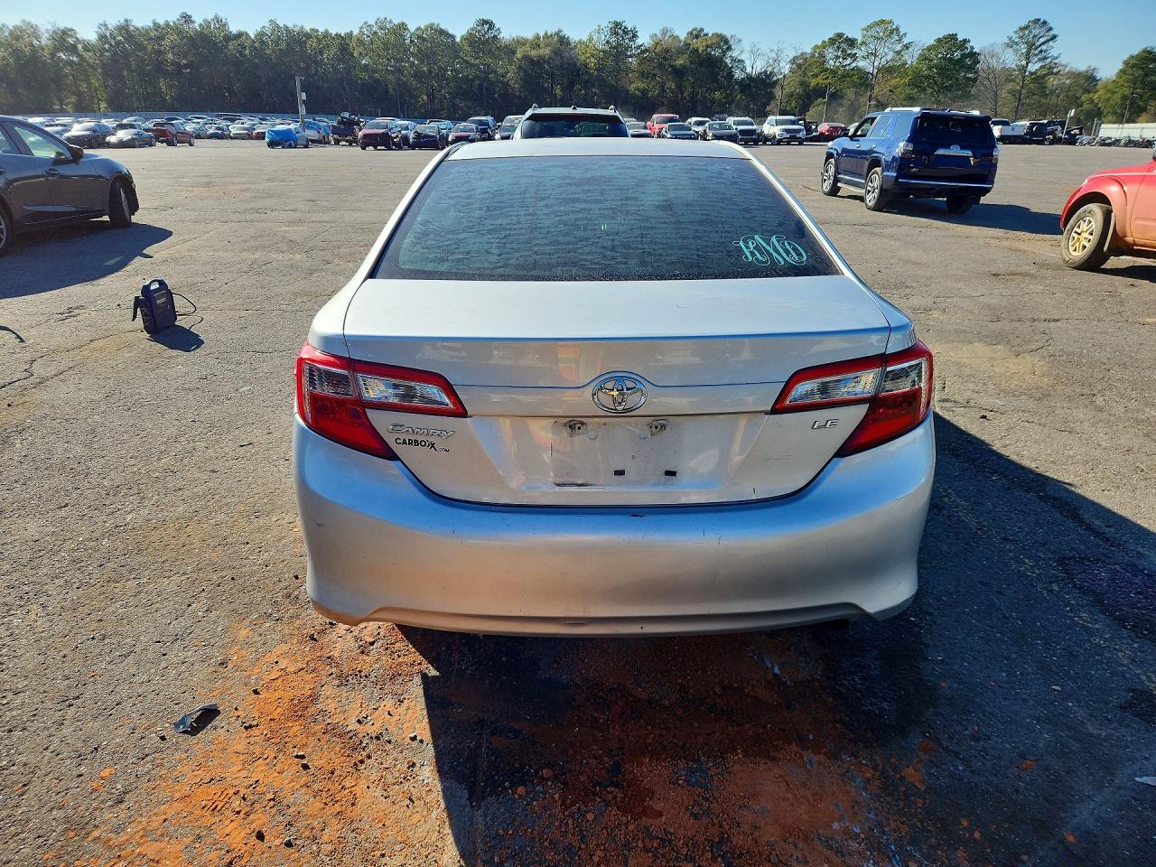 2013 TOYOTA CAMRY LE photo 11
