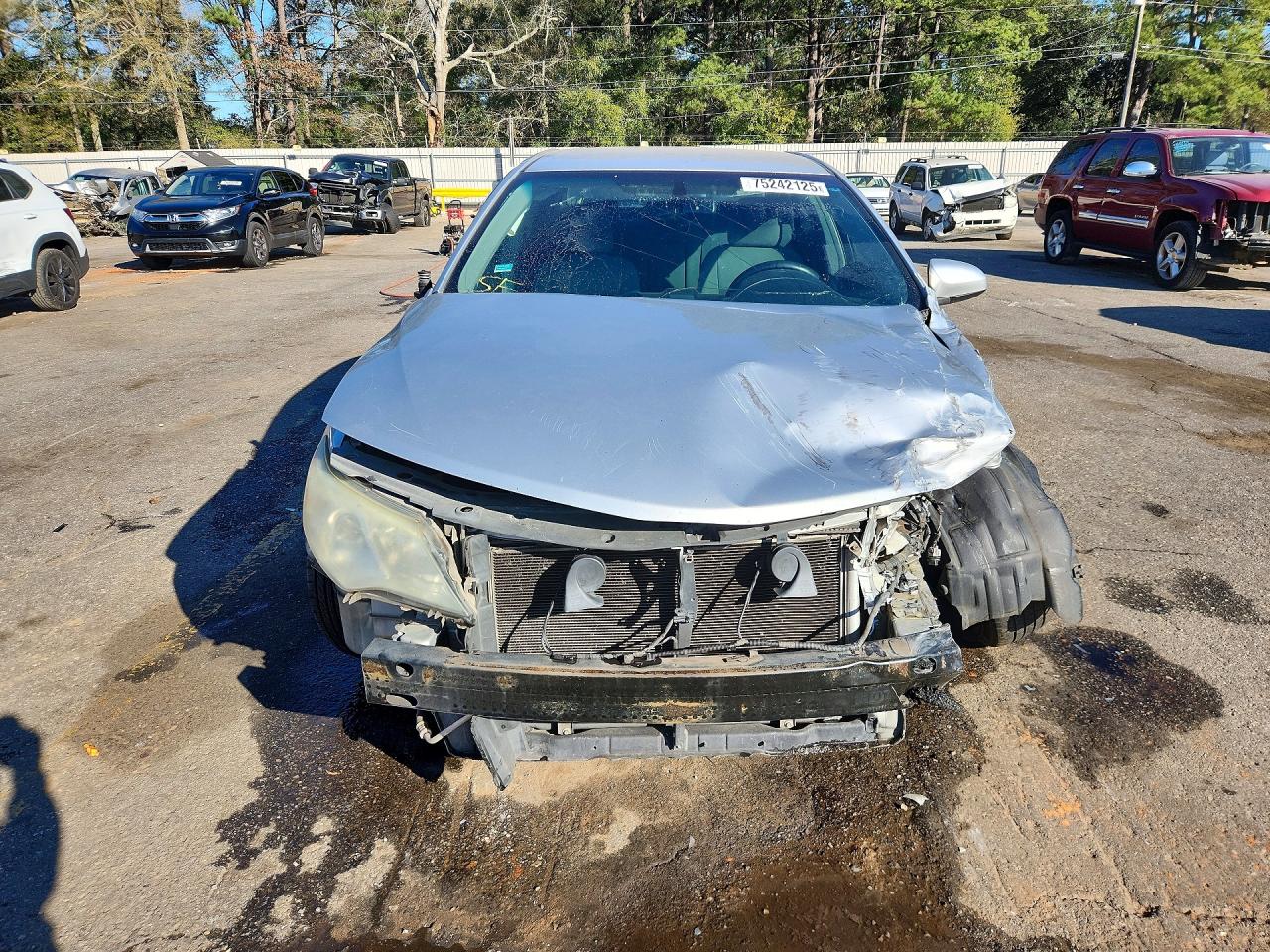 2013 TOYOTA CAMRY LE photo 9