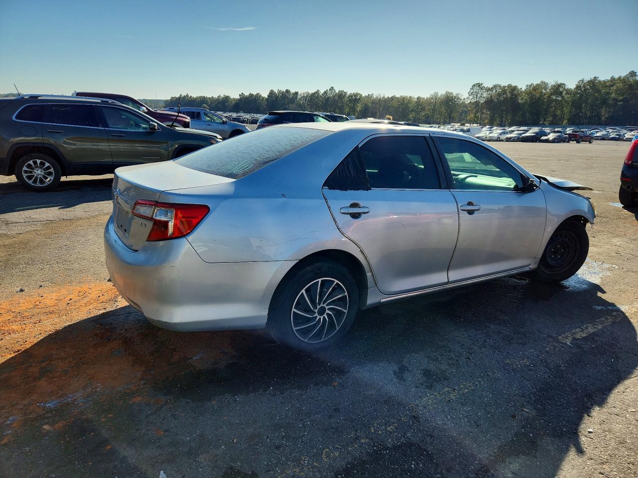 2013 TOYOTA CAMRY LE photo 5