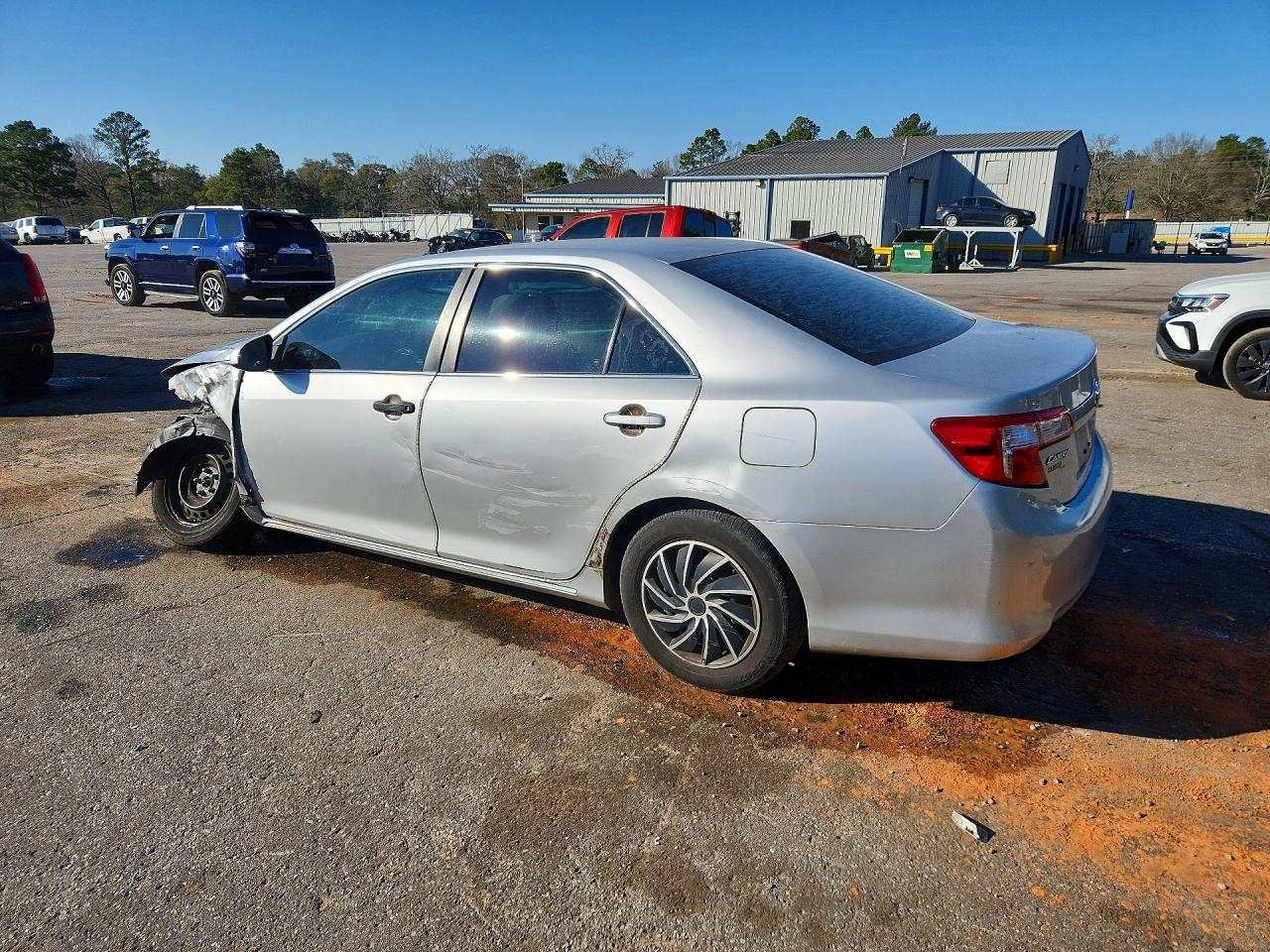 2013 TOYOTA CAMRY LE photo 3
