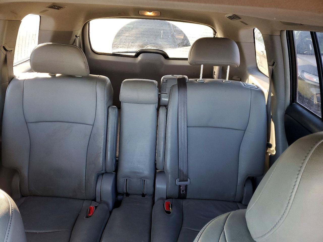 2013 TOYOTA HIGHLANDER BASE photo 10