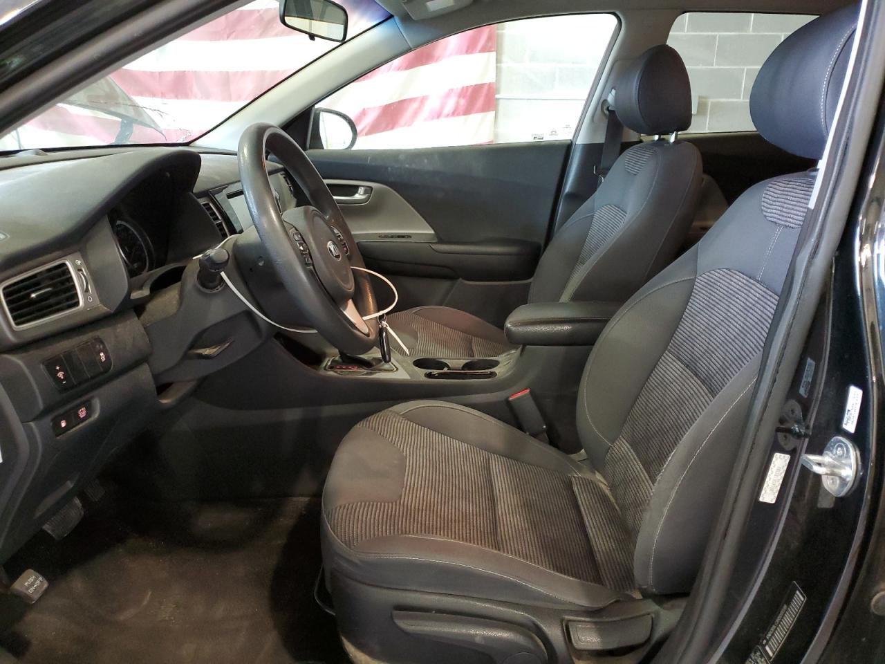 2017 KIA NIRO FE photo 19