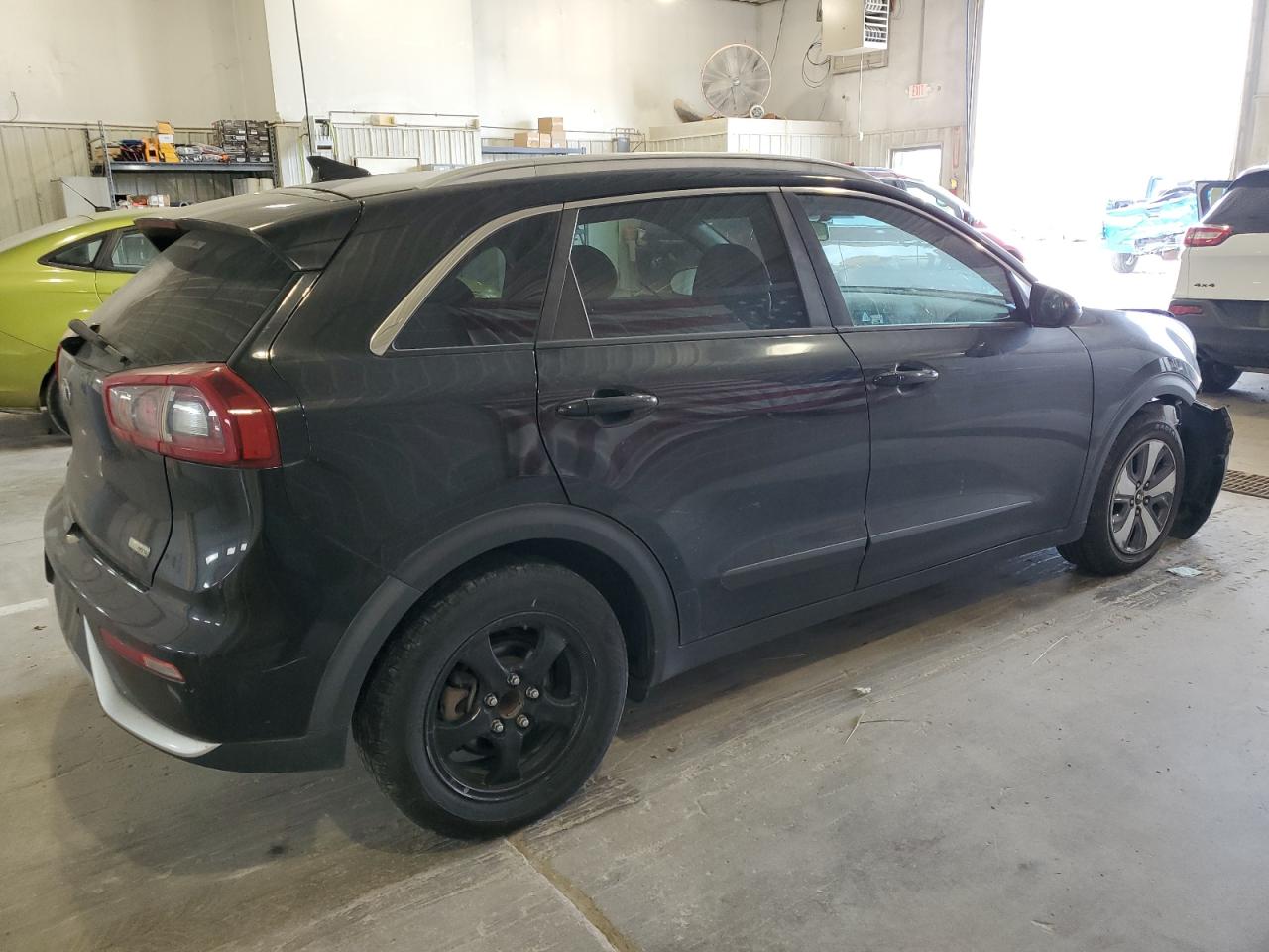 2017 KIA NIRO FE photo 7
