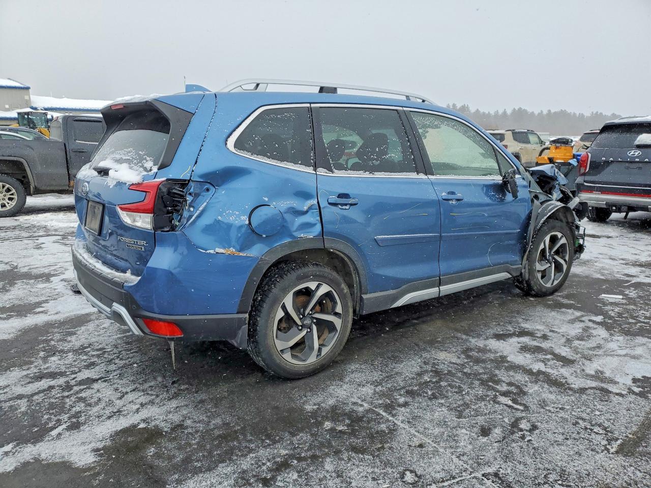 2022 SUBARU FORESTER TOURING photo 3