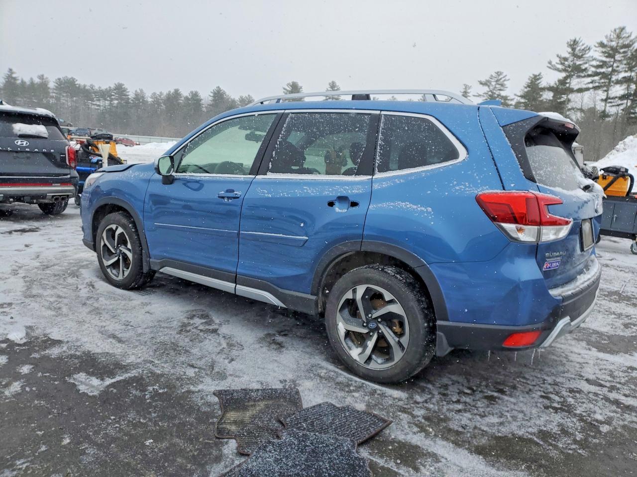 2022 SUBARU FORESTER TOURING photo 2