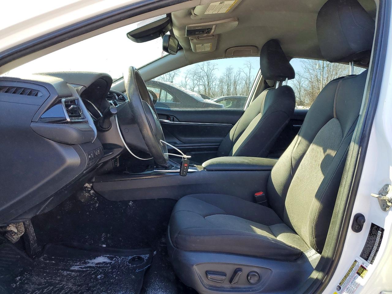 2019 TOYOTA CAMRY L photo 7