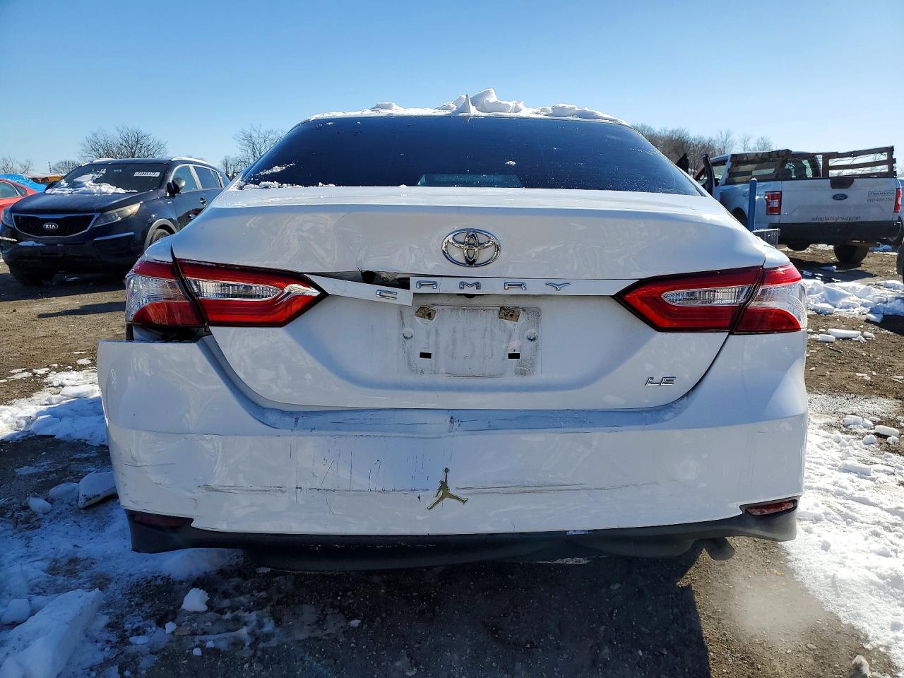 2019 TOYOTA CAMRY L photo 6