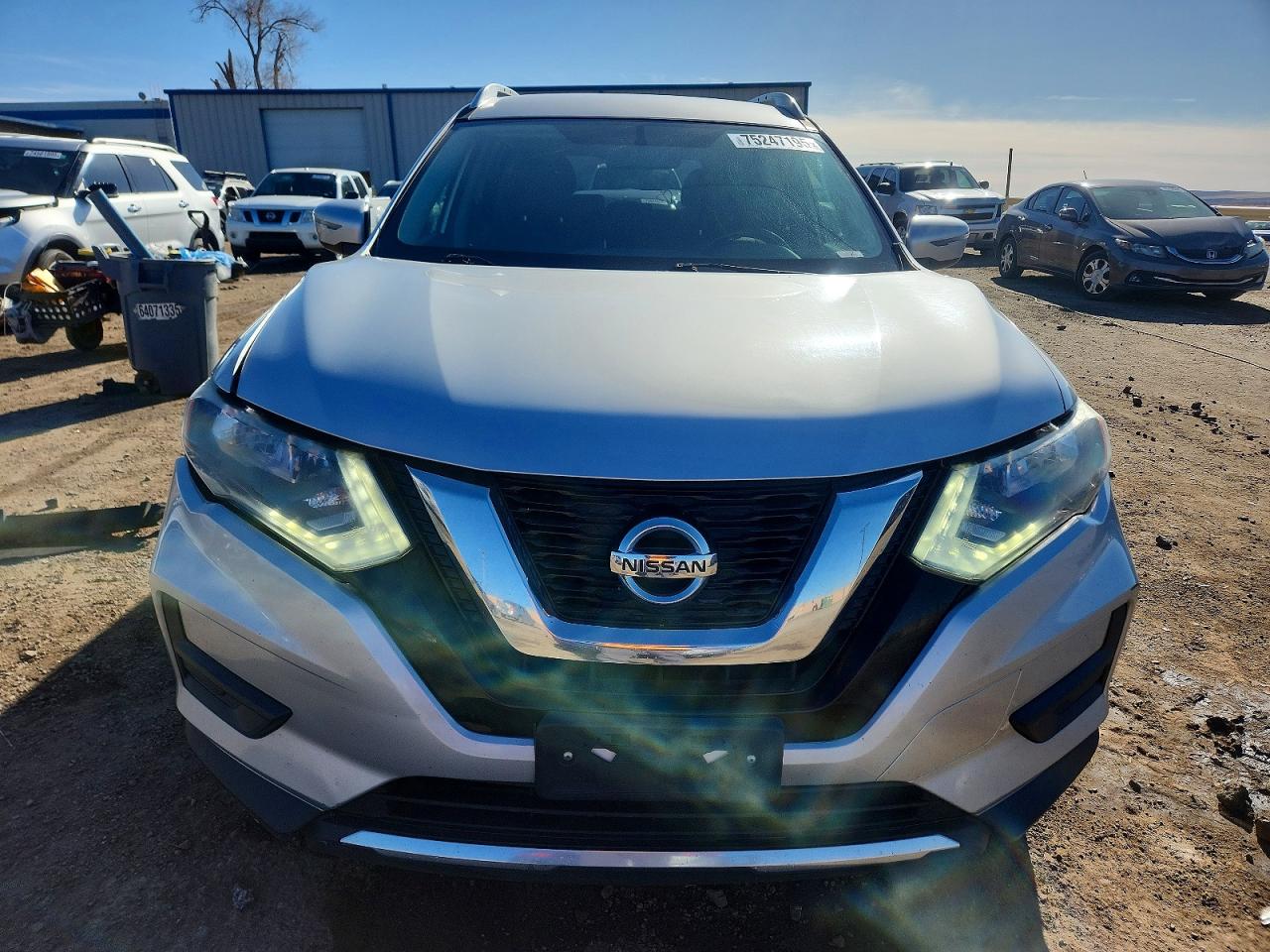 2017 NISSAN ROGUE SV photo 13