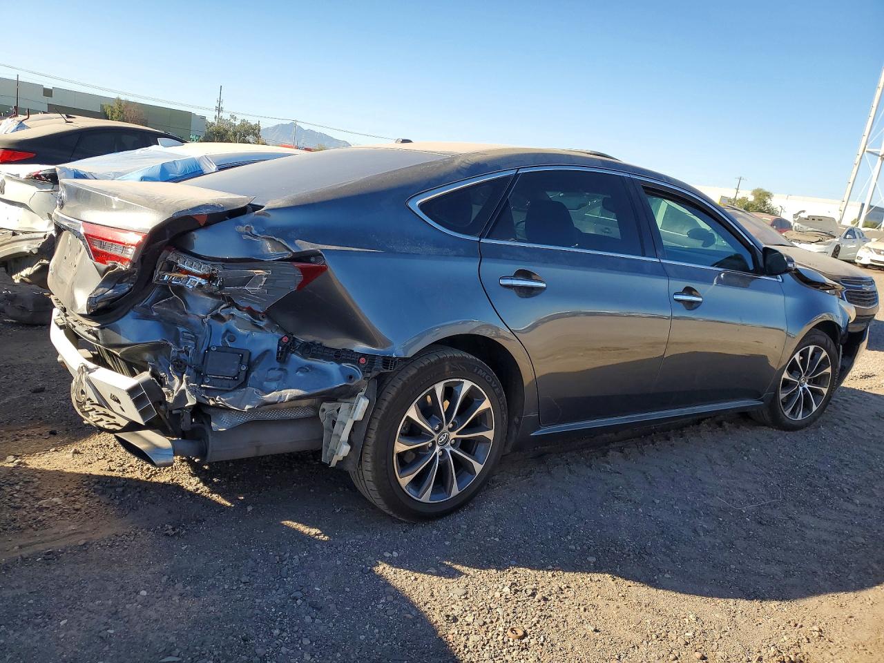 2016 TOYOTA AVALON photo 5
