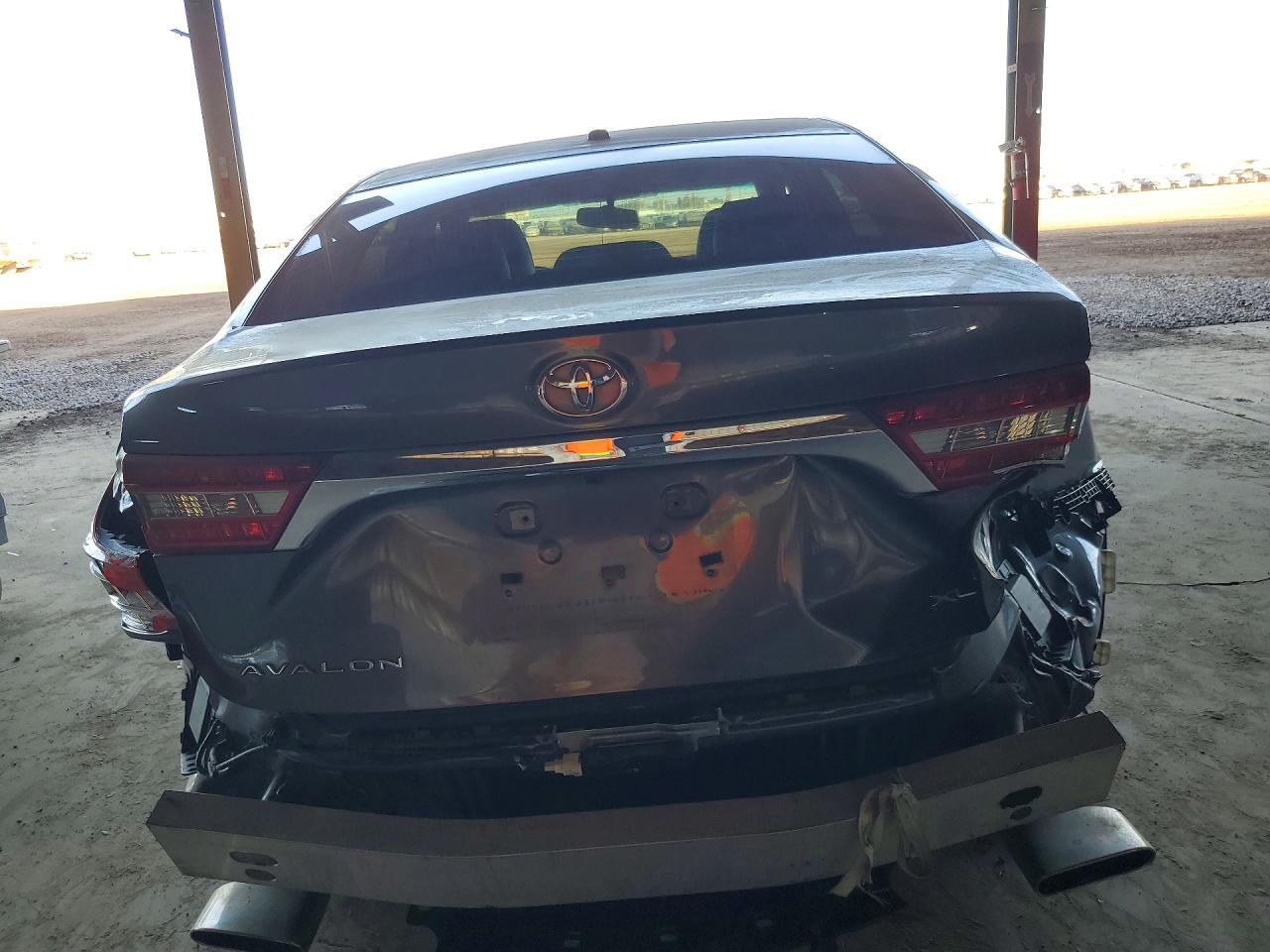 2016 TOYOTA AVALON photo 11