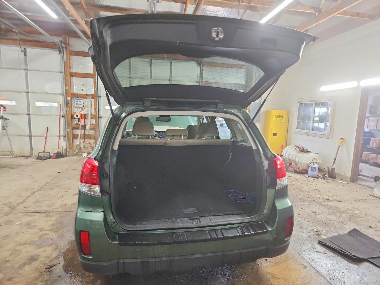 2012 SUBARU OUTBACK 2.5I PREMIUM photo 16