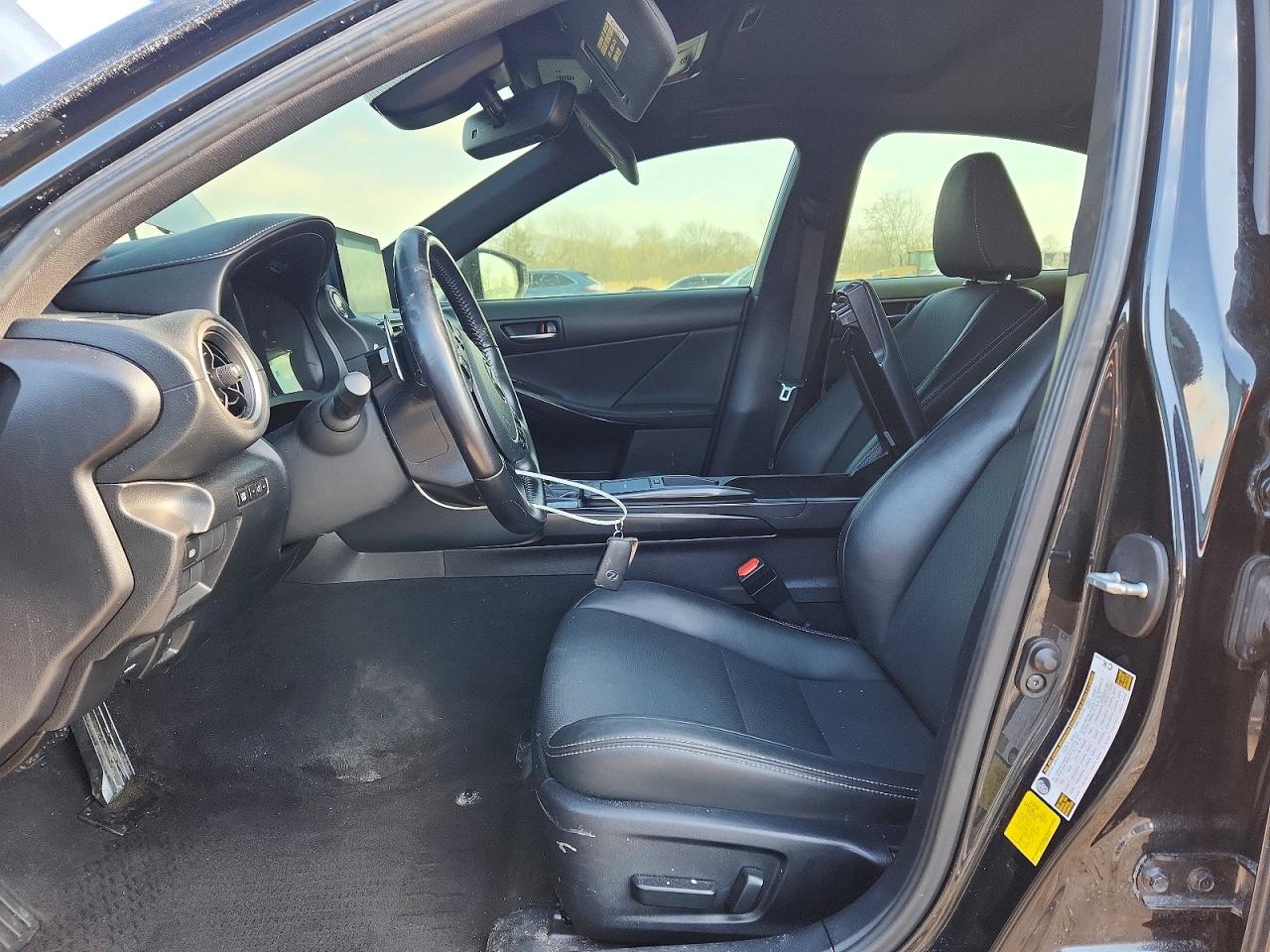 2021 LEXUS IS 300 photo 7