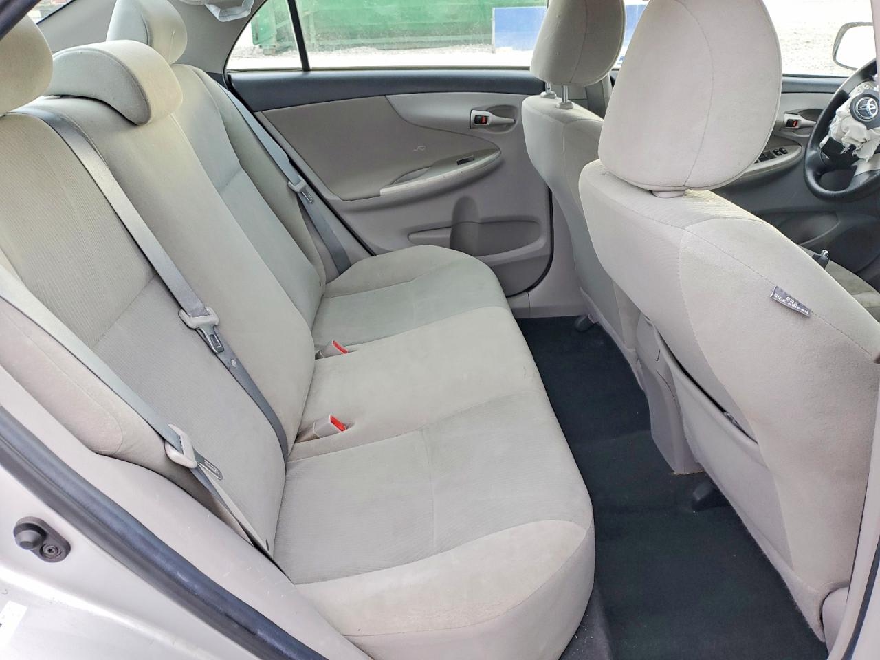 2013 TOYOTA COROLLA BASE photo 28