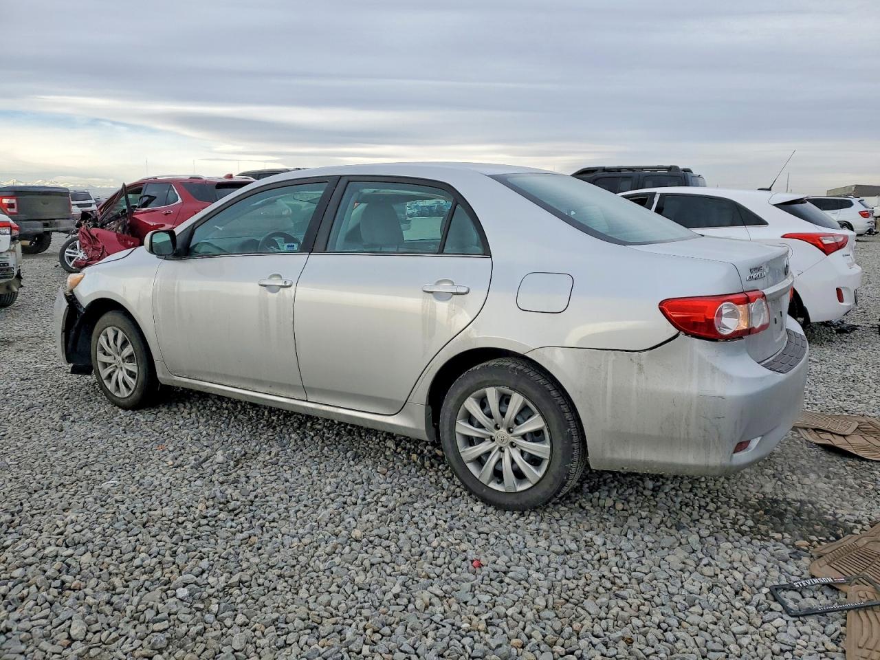 2013 TOYOTA COROLLA BASE photo 4