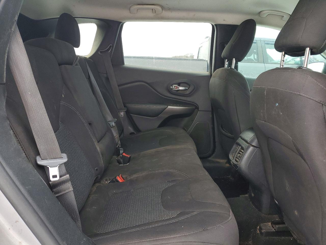 2019 JEEP CHEROKEE LATITUDE photo 21