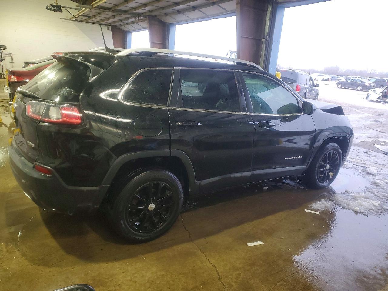 2019 JEEP CHEROKEE LATITUDE photo 5