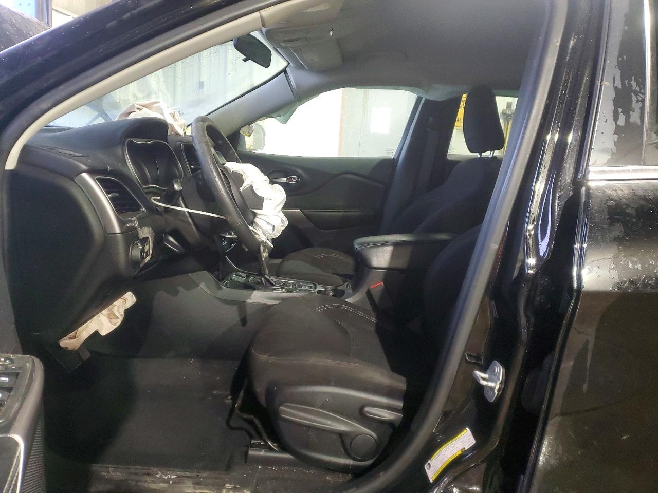 2019 JEEP CHEROKEE LATITUDE photo 13