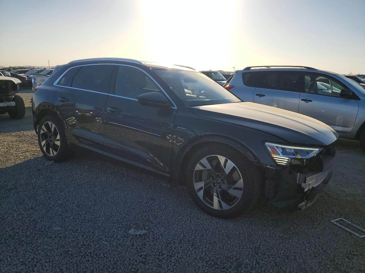 2022 AUDI E-TRON PREMIUM PLUS photo 7
