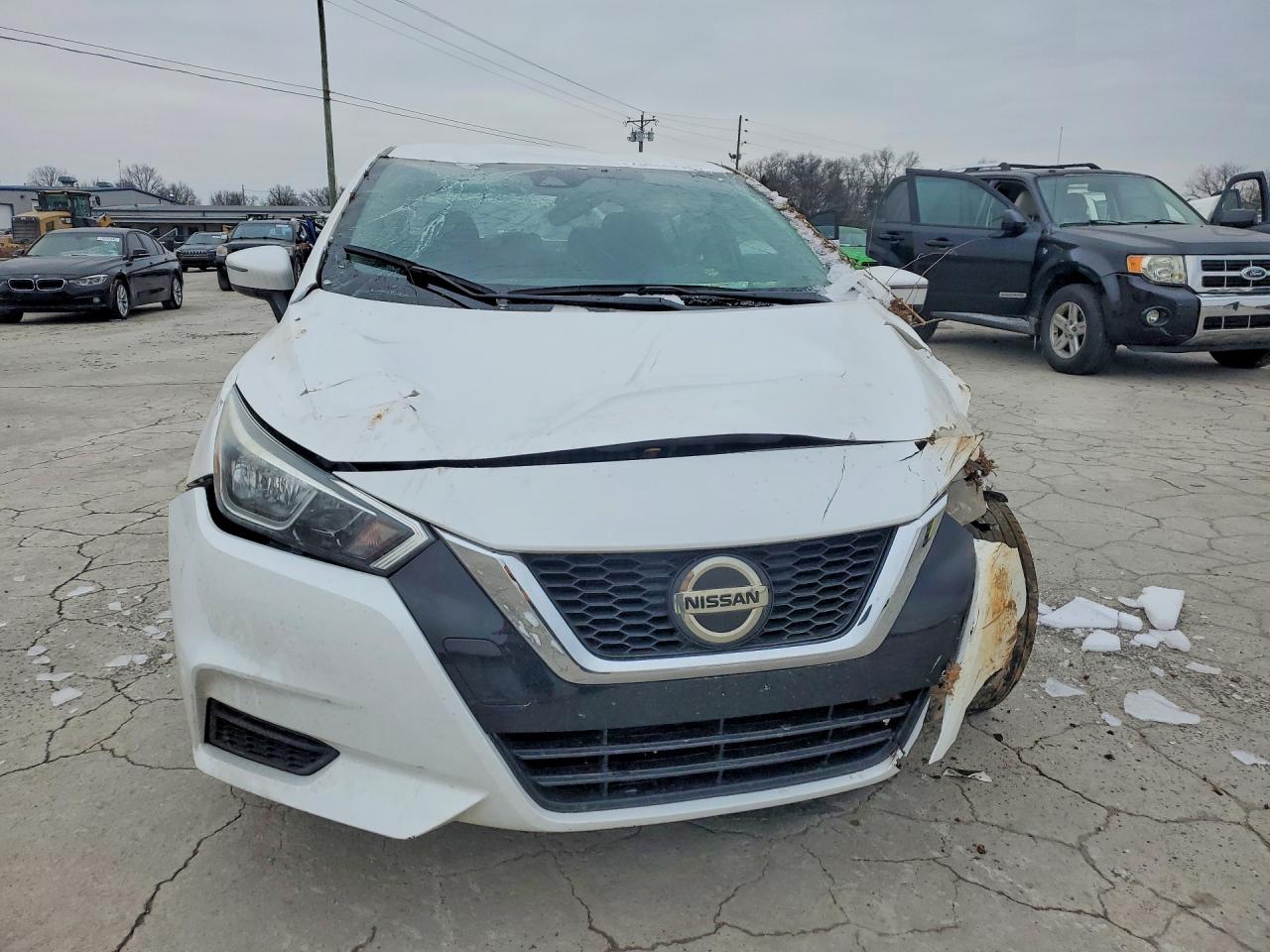 2021 NISSAN VERSA SV photo 9