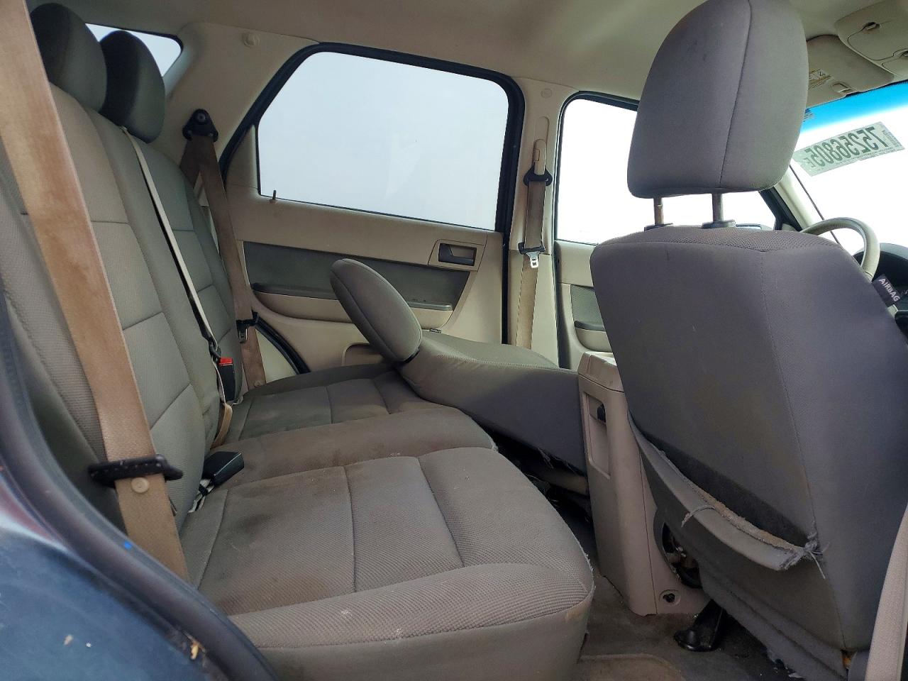 2010 FORD ESCAPE XLT photo 28