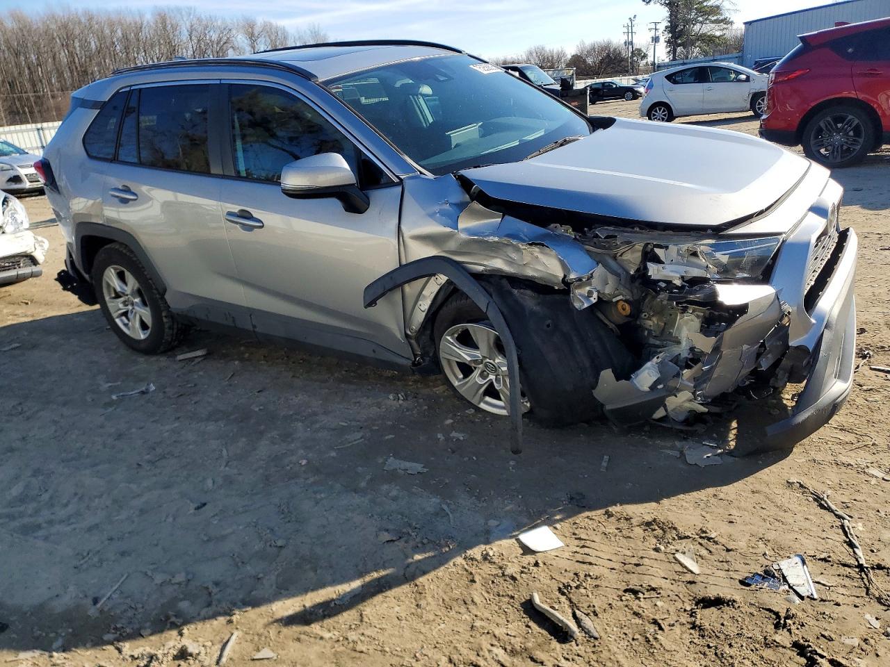 2019 TOYOTA RAV4 XLE photo 7