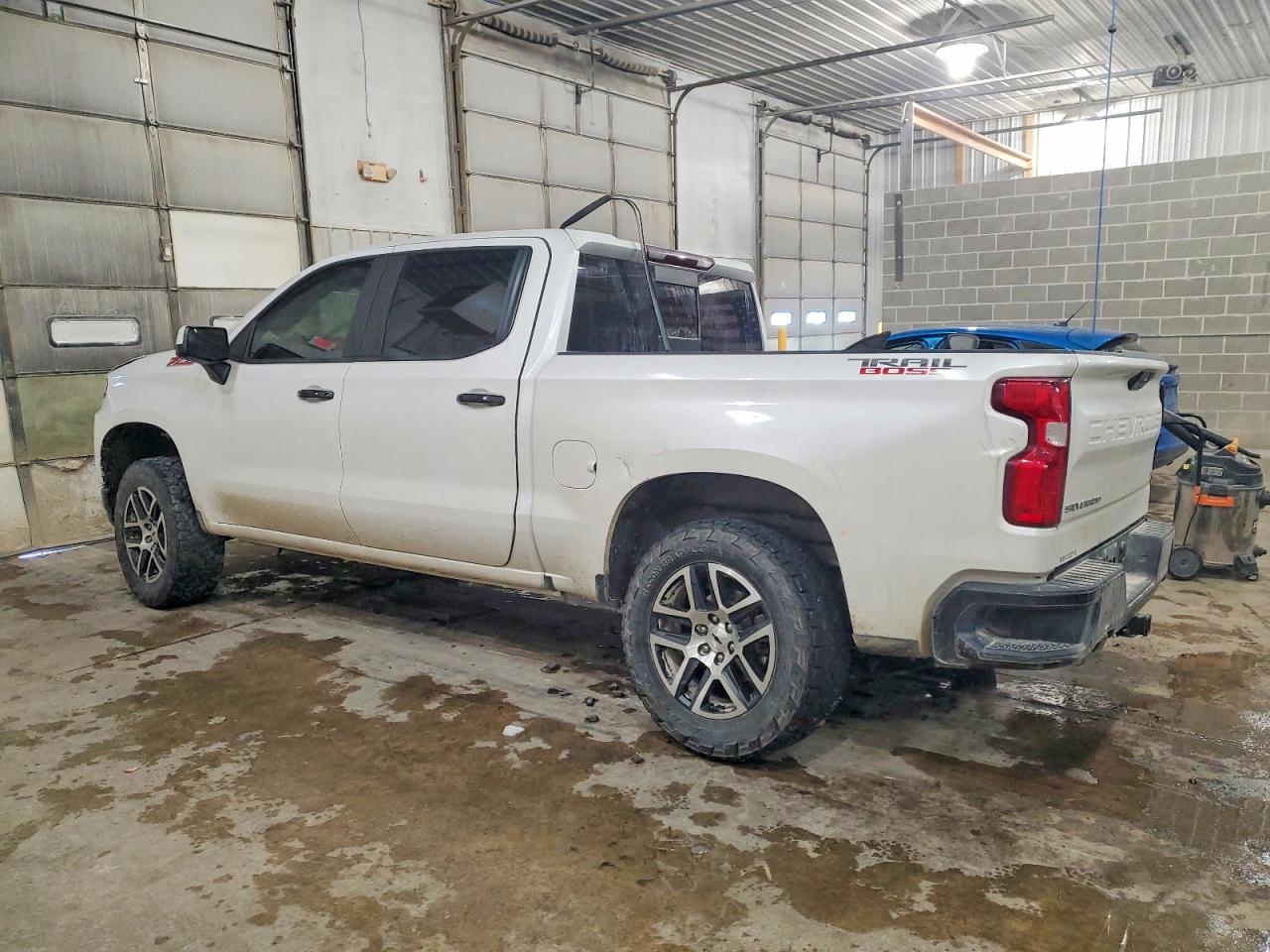 2019 CHEVROLET SILVERADO K1500 LT TRAIL BOSS photo 2