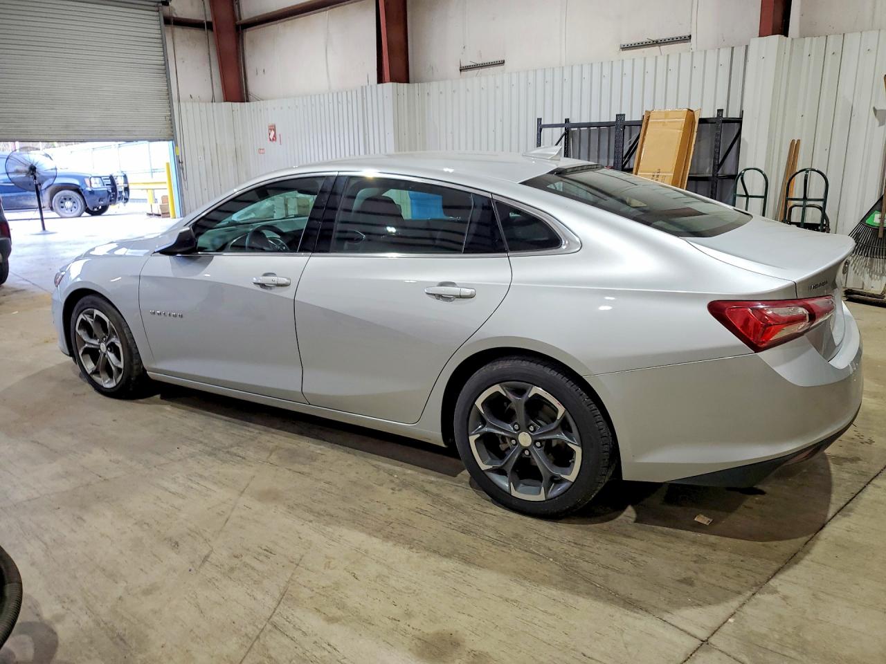 2021 CHEVROLET MALIBU LT photo 3