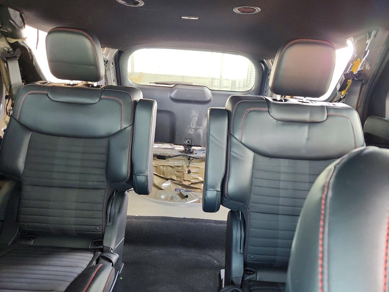 2025 FORD EXPLORER ST-LINE photo 10