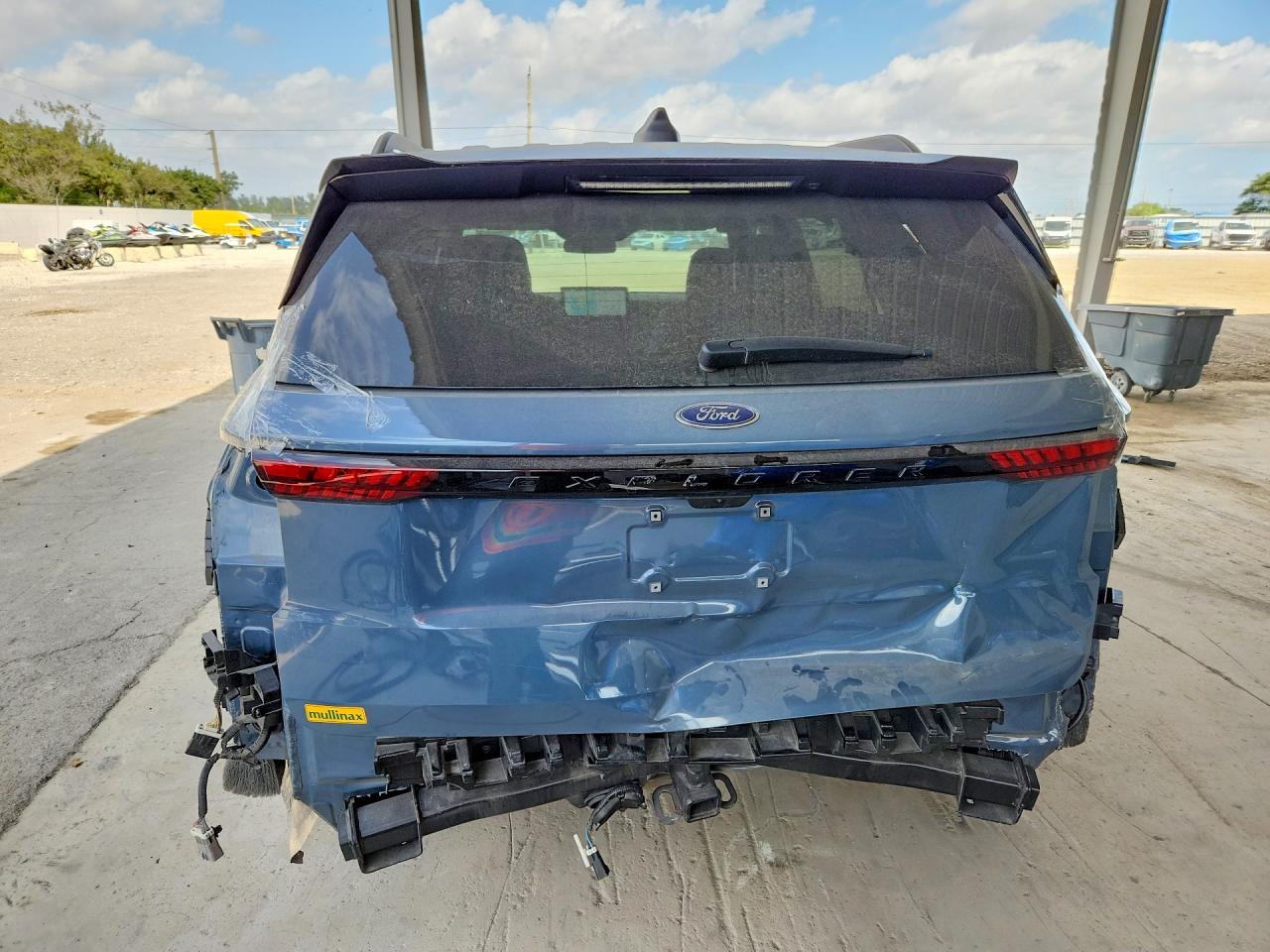 2025 FORD EXPLORER ST-LINE photo 6