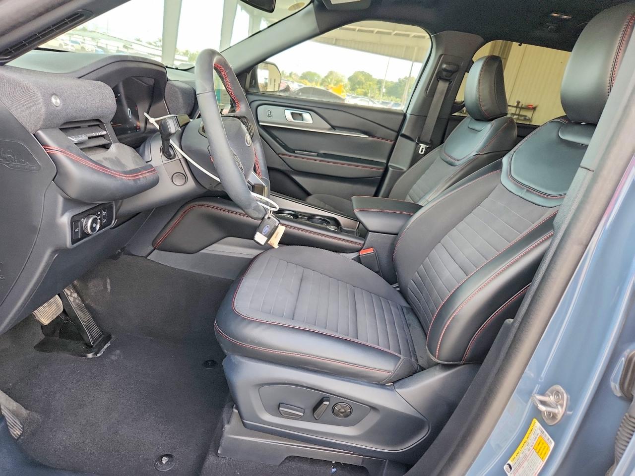 2025 FORD EXPLORER ST-LINE photo 7