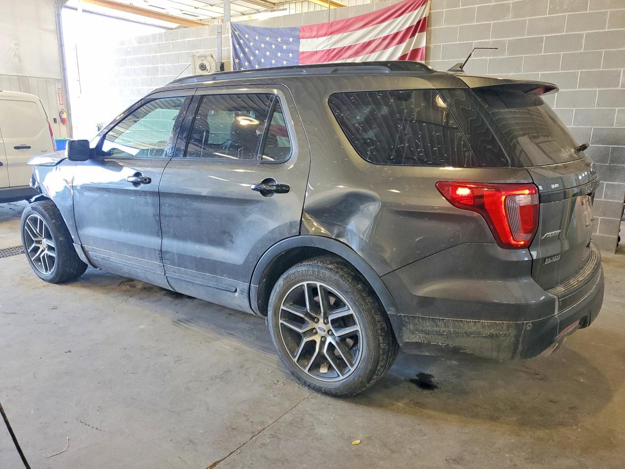 2019 FORD EXPLORER SPORT photo 2
