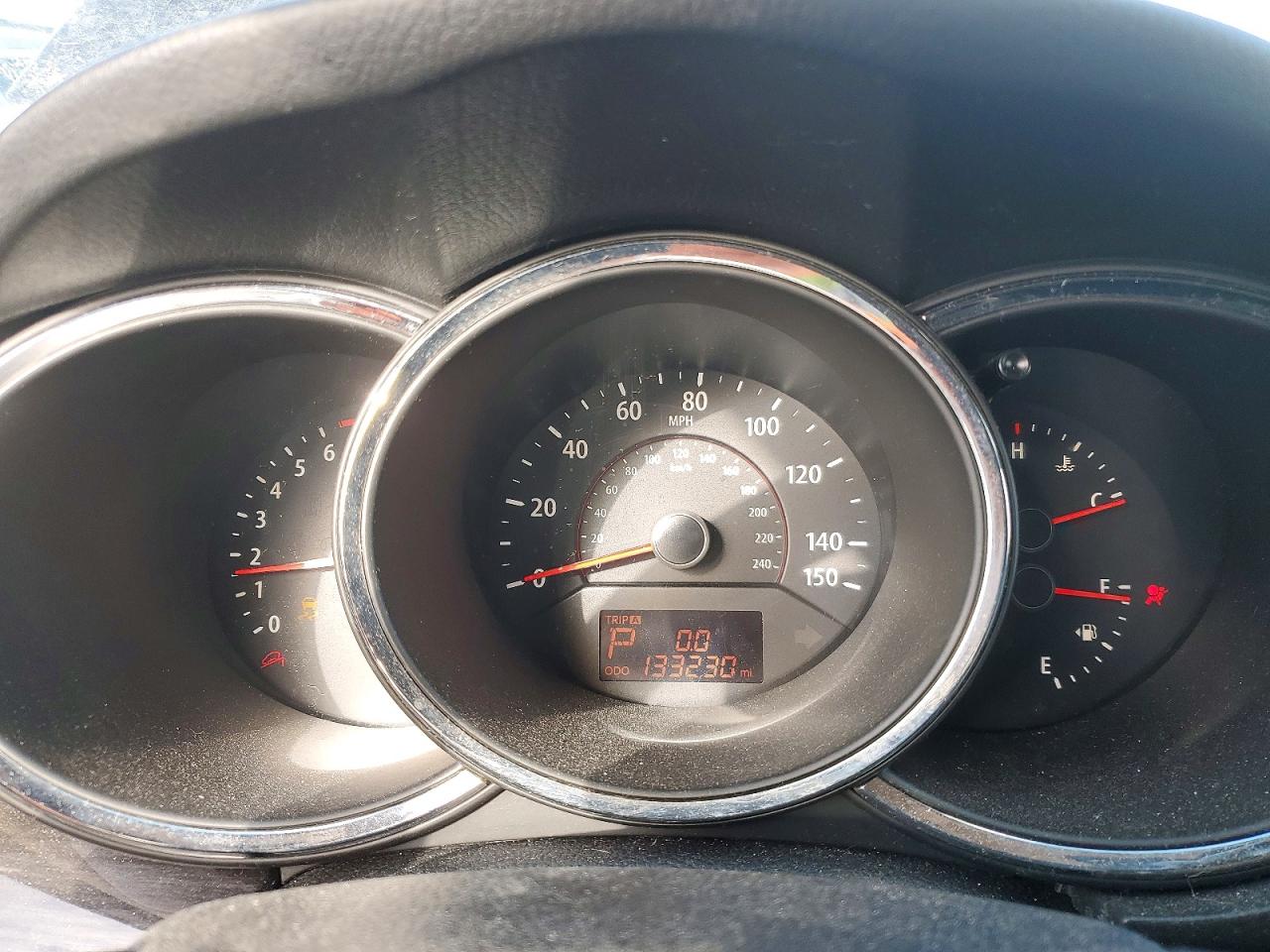 2011 KIA SORENTO photo 9