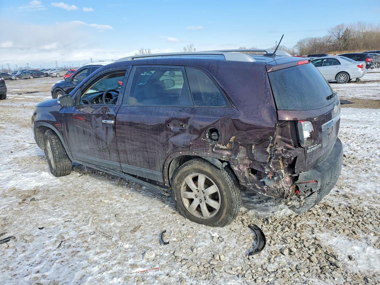 2011 KIA SORENTO photo 2