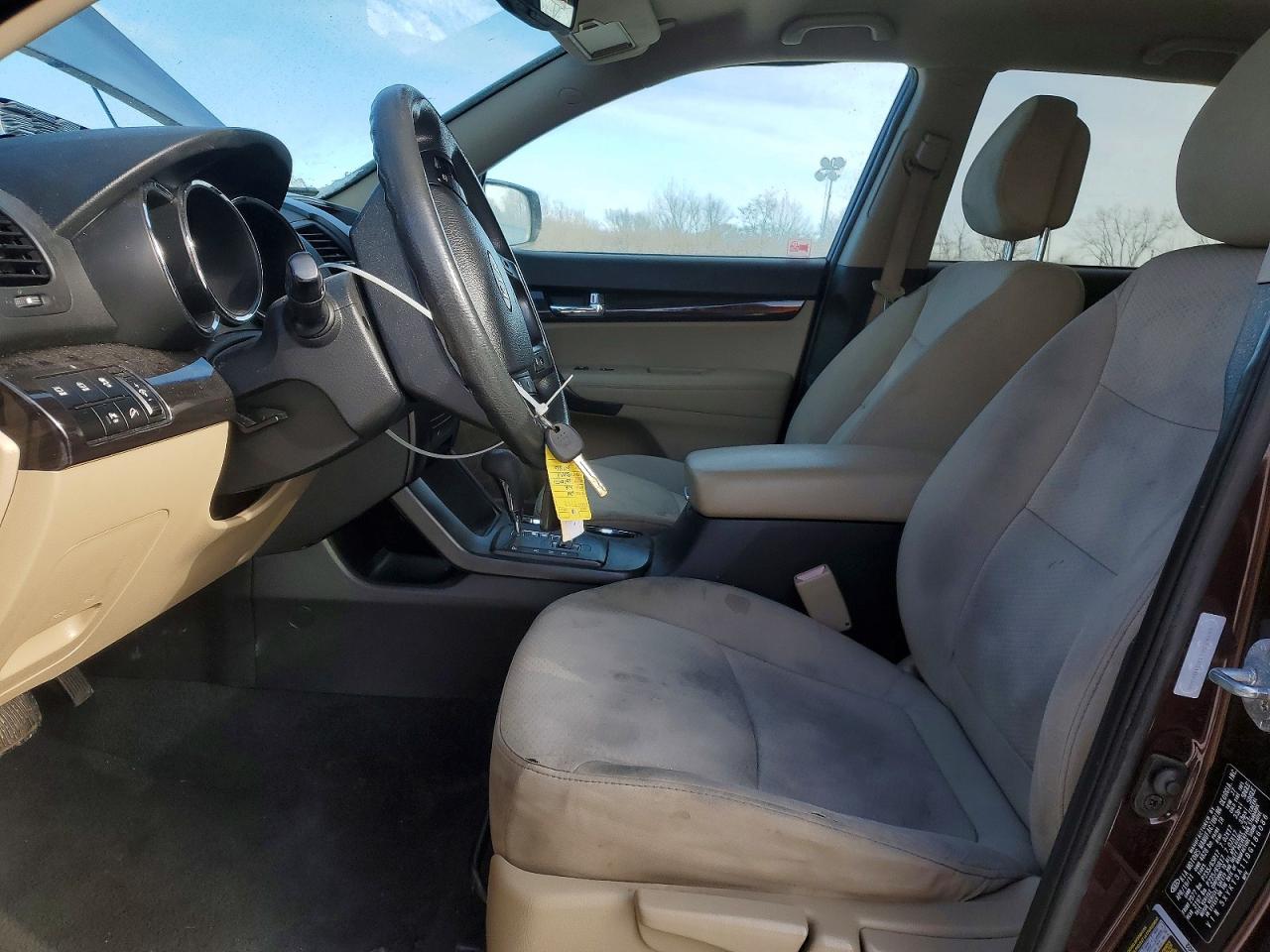 2011 KIA SORENTO photo 7