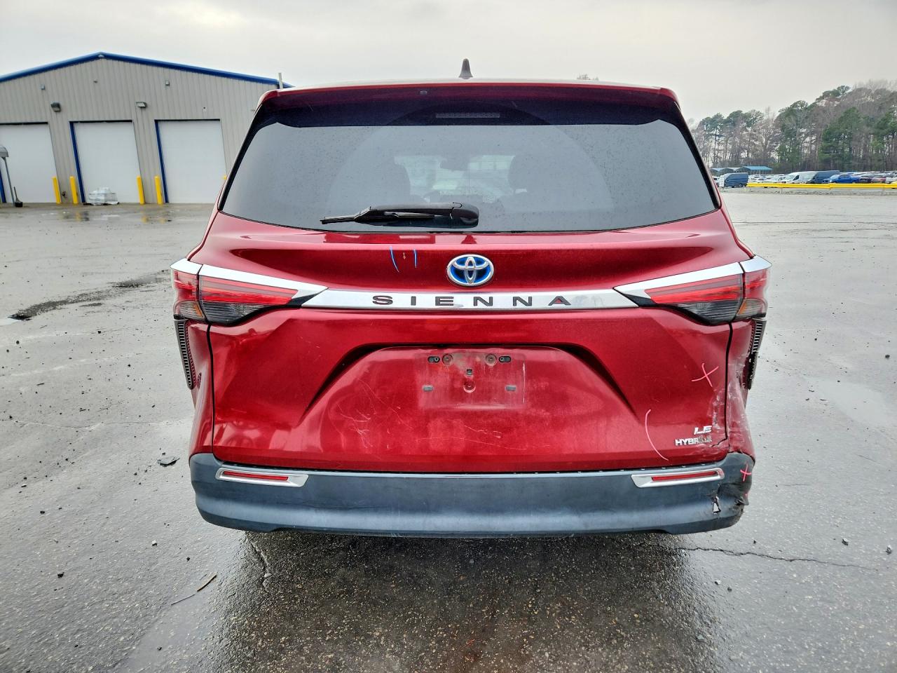 2022 TOYOTA SIENNA LE 8-PASSENGER photo 6
