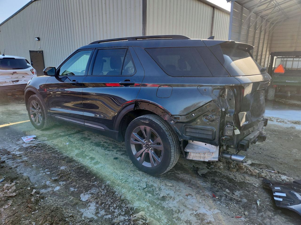 2023 FORD EXPLORER XLT photo 5