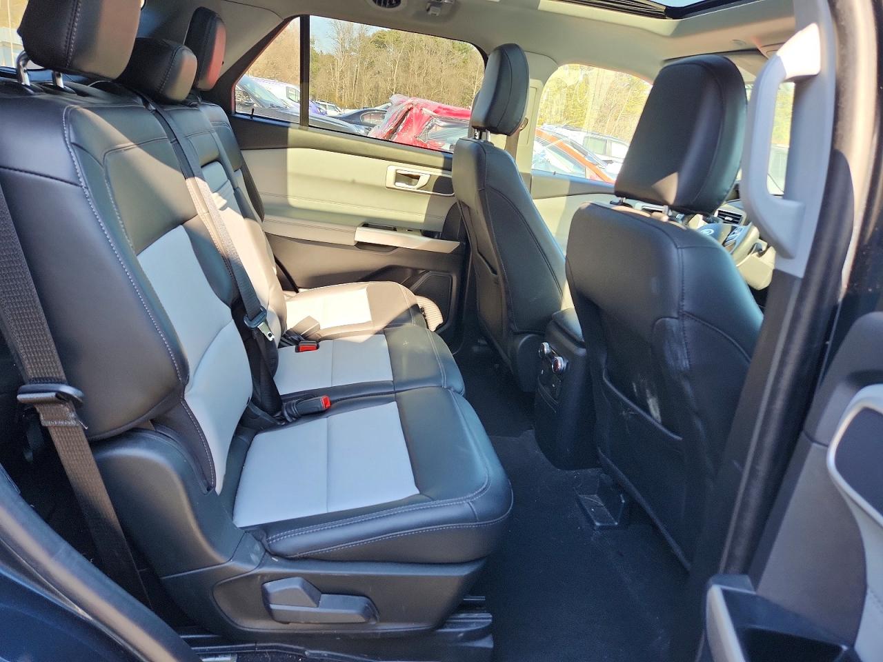 2023 FORD EXPLORER XLT photo 41
