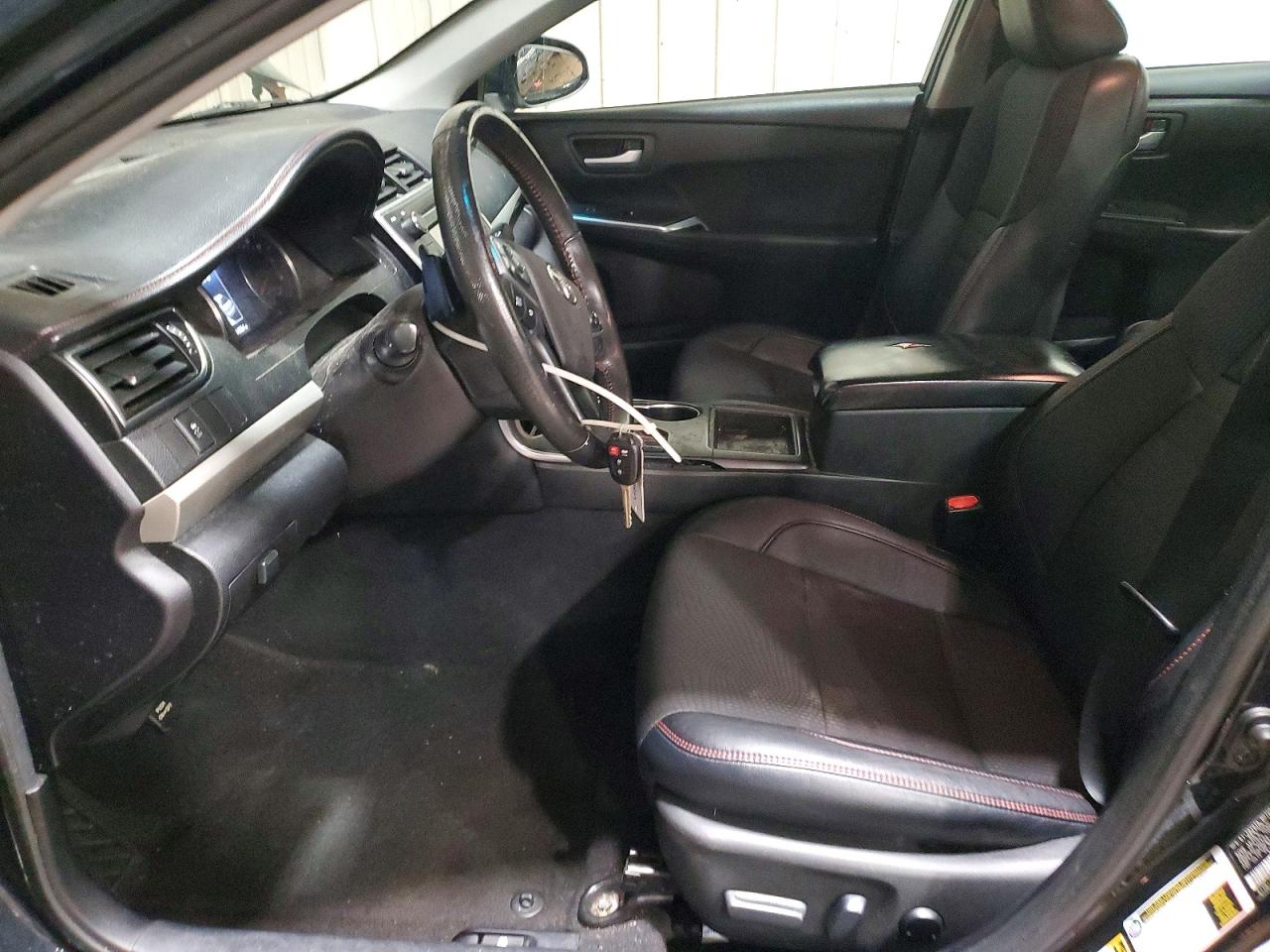 2017 TOYOTA CAMRY SE photo 7