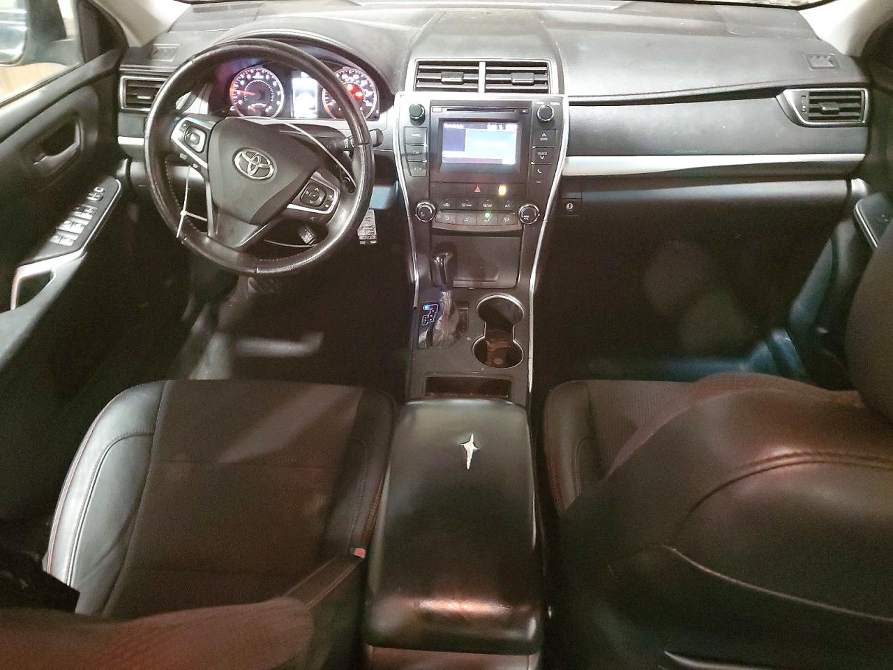 2017 TOYOTA CAMRY SE photo 8