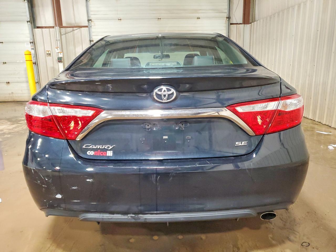 2017 TOYOTA CAMRY SE photo 6