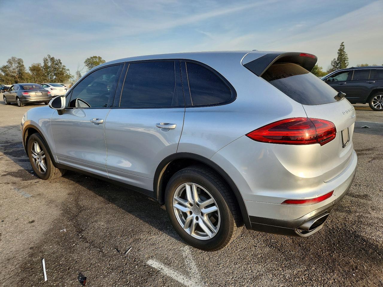 2016 PORSCHE CAYENNE photo 2