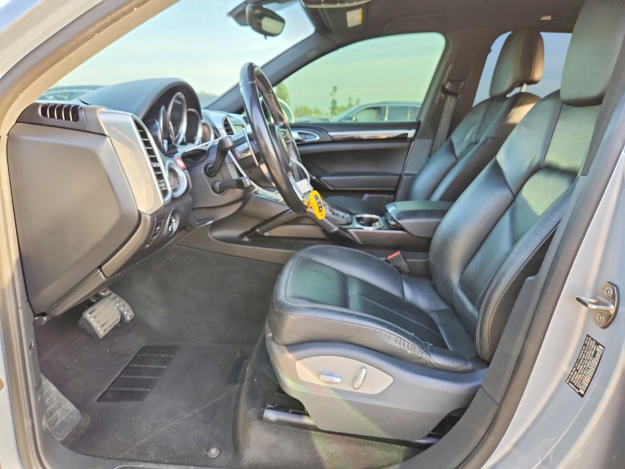 2016 PORSCHE CAYENNE photo 7
