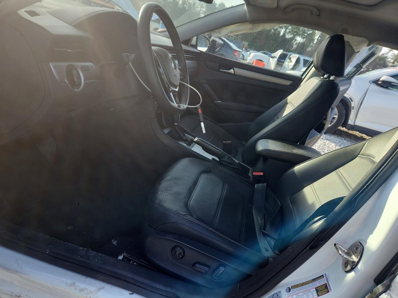2021 VOLKSWAGEN PASSAT SE photo 13