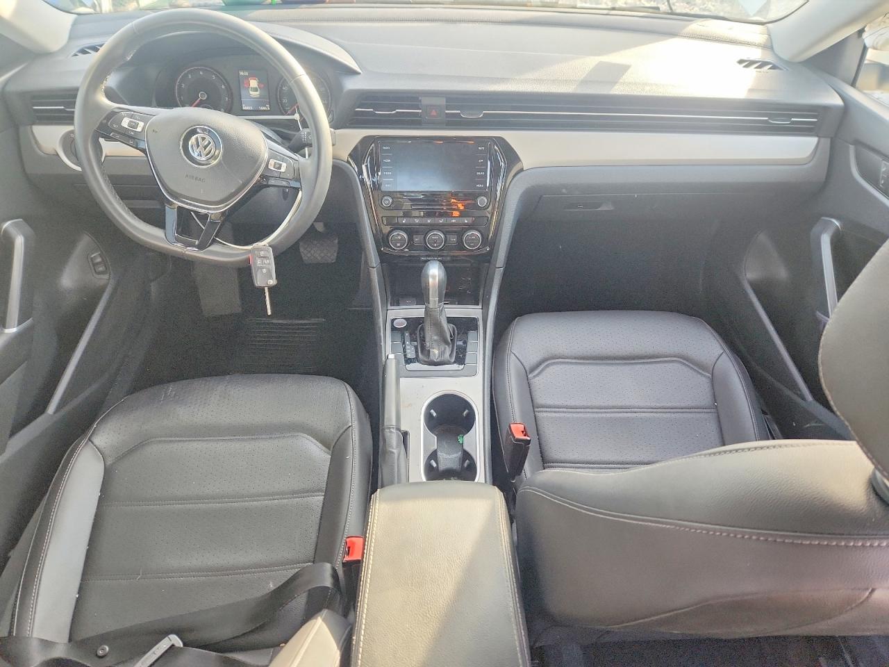 2021 VOLKSWAGEN PASSAT SE photo 15