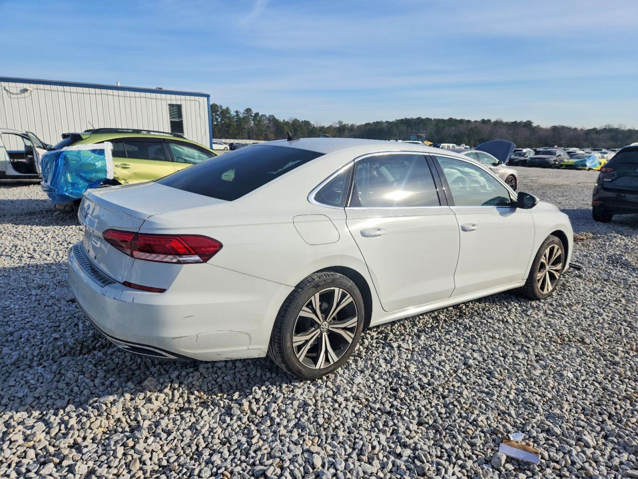 2021 VOLKSWAGEN PASSAT SE photo 5