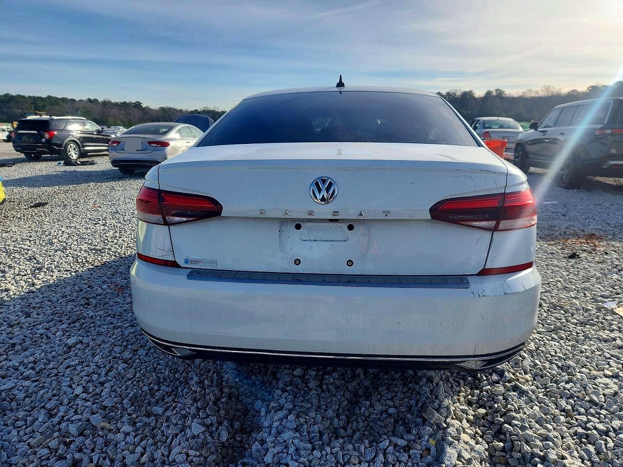 2021 VOLKSWAGEN PASSAT SE photo 11